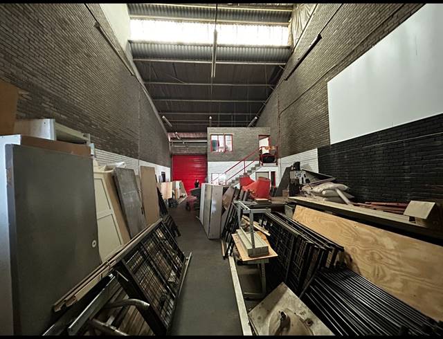 291M² WAREHOUSE TO LET IN KEW